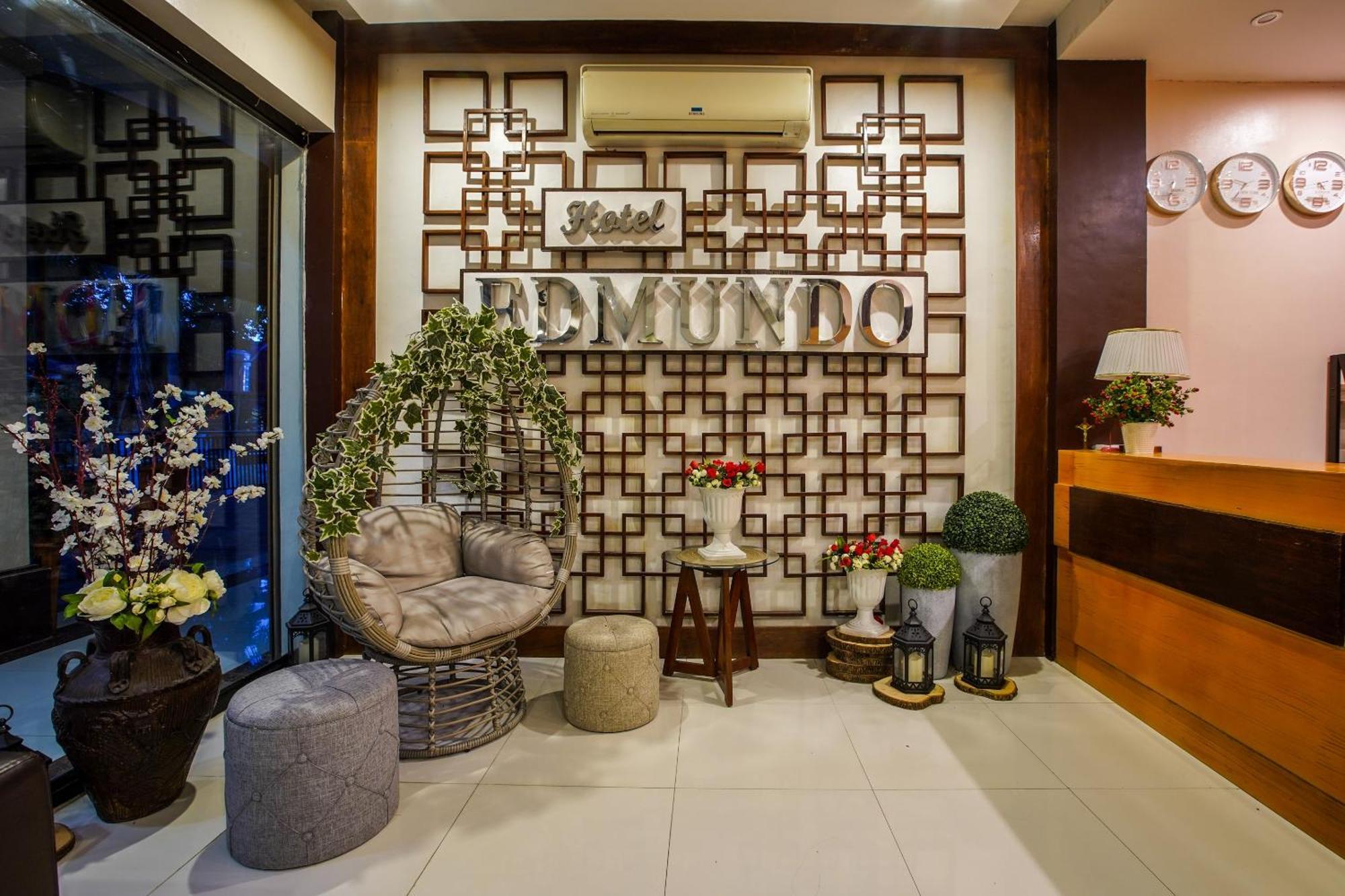 Oyo 236 Hotel Edmundo Pototan Екстериор снимка