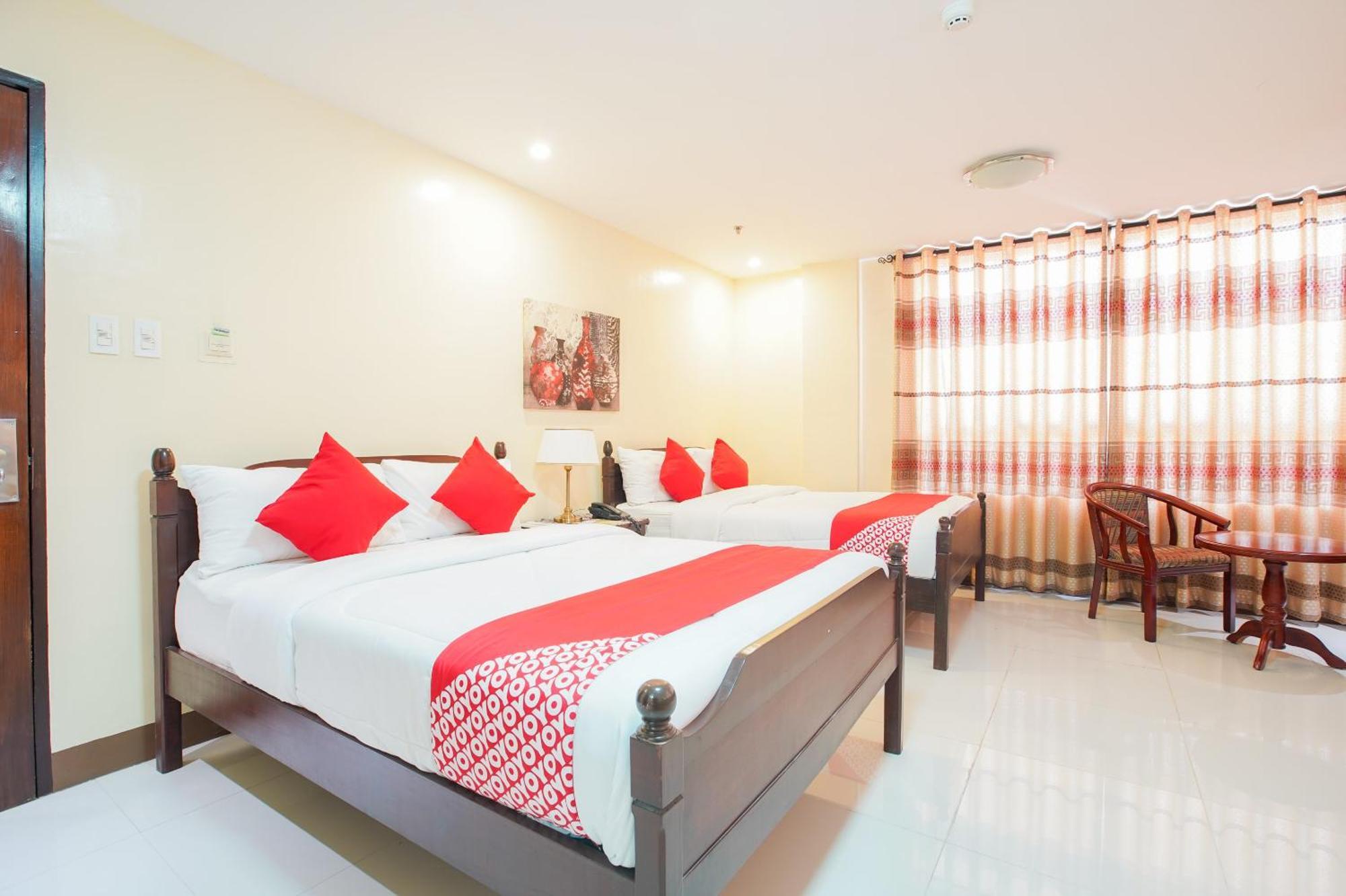 Oyo 236 Hotel Edmundo Pototan Екстериор снимка